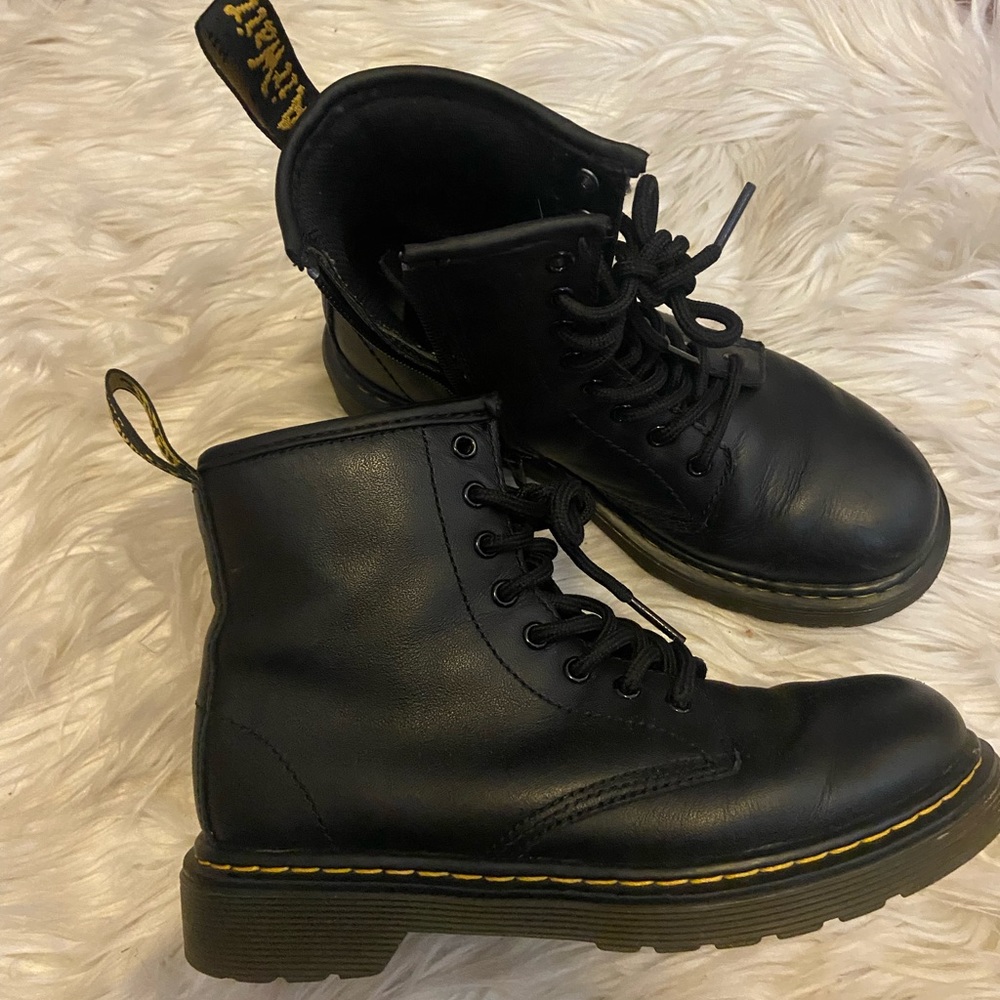 Dr Martens Black boots US SZ 2 Kids
